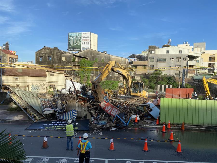 拆了！台南铁路地下化指标性张宅 10分钟夷平